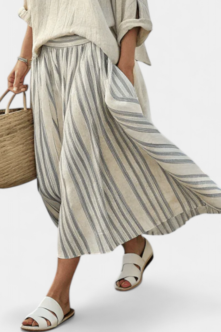 Souprava Casual Daisy s Oversize Tričkem a Midi Sukní s Pruhy z Lněného Bambusu pro Elegantní a Pohodlný Styl