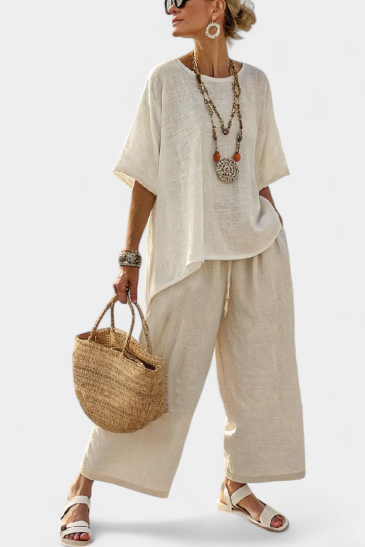 Celkový minimalistický Daisy v přírodních odstínech s oversized blůzou a širokými kalhotami pro jednoduchý a elegantní styl