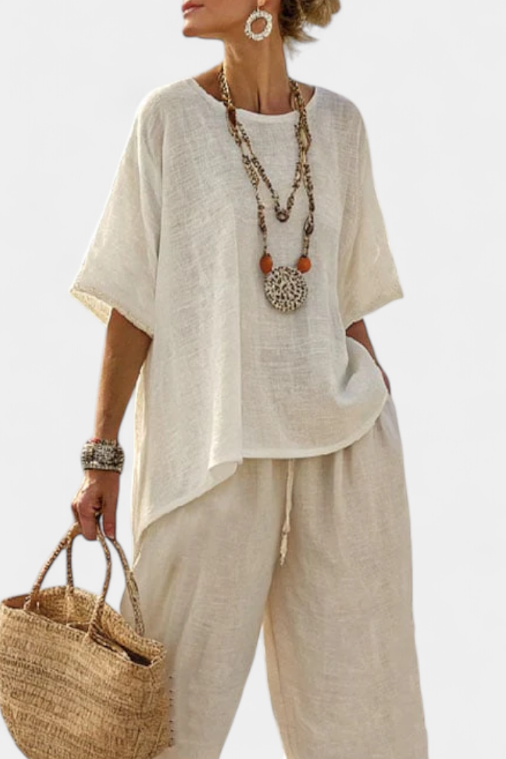 Celkový minimalistický Daisy v přírodních odstínech s oversized blůzou a širokými kalhotami pro jednoduchý a elegantní styl
